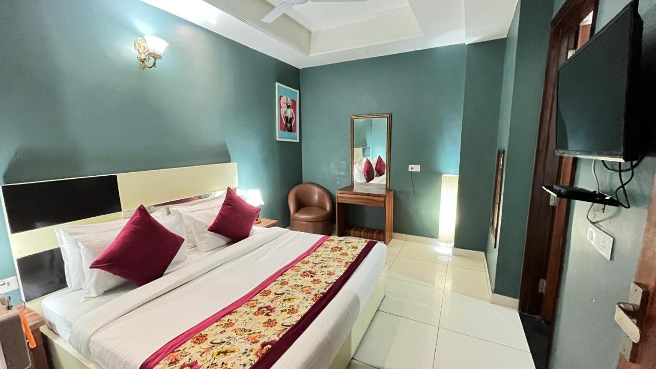 Qotel Hotel Church House Rohini Sector 15 Delhi  Eksteriør billede
